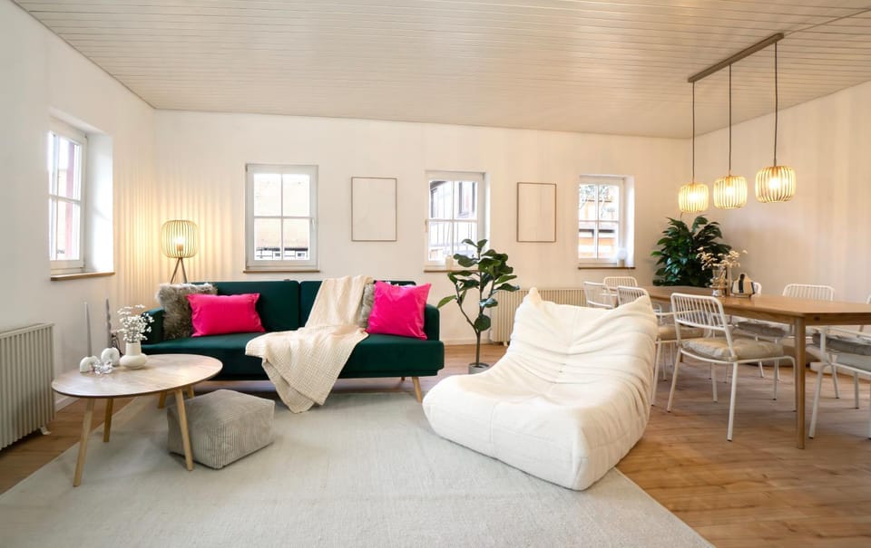 Living room, Dining area