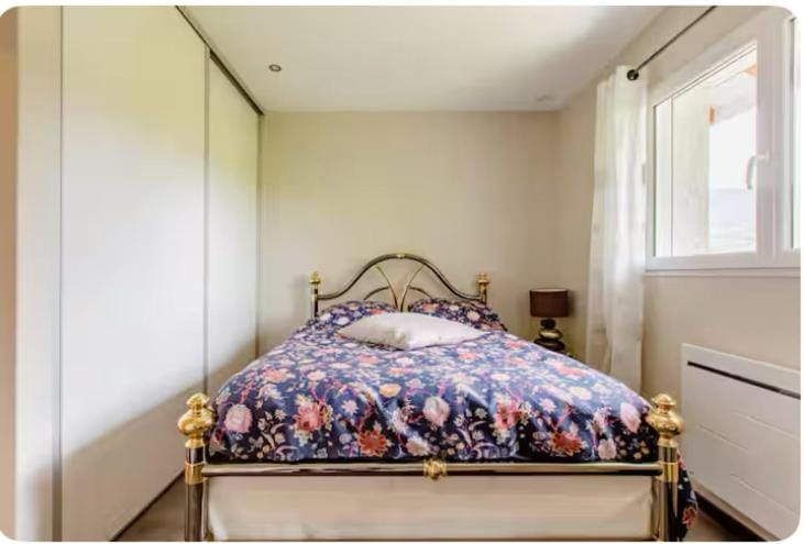 Photo of the whole room, Internal: Not applicable to any particular room