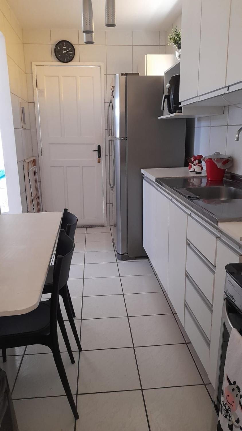 Kitchen or kitchenette, Dining area, stove
