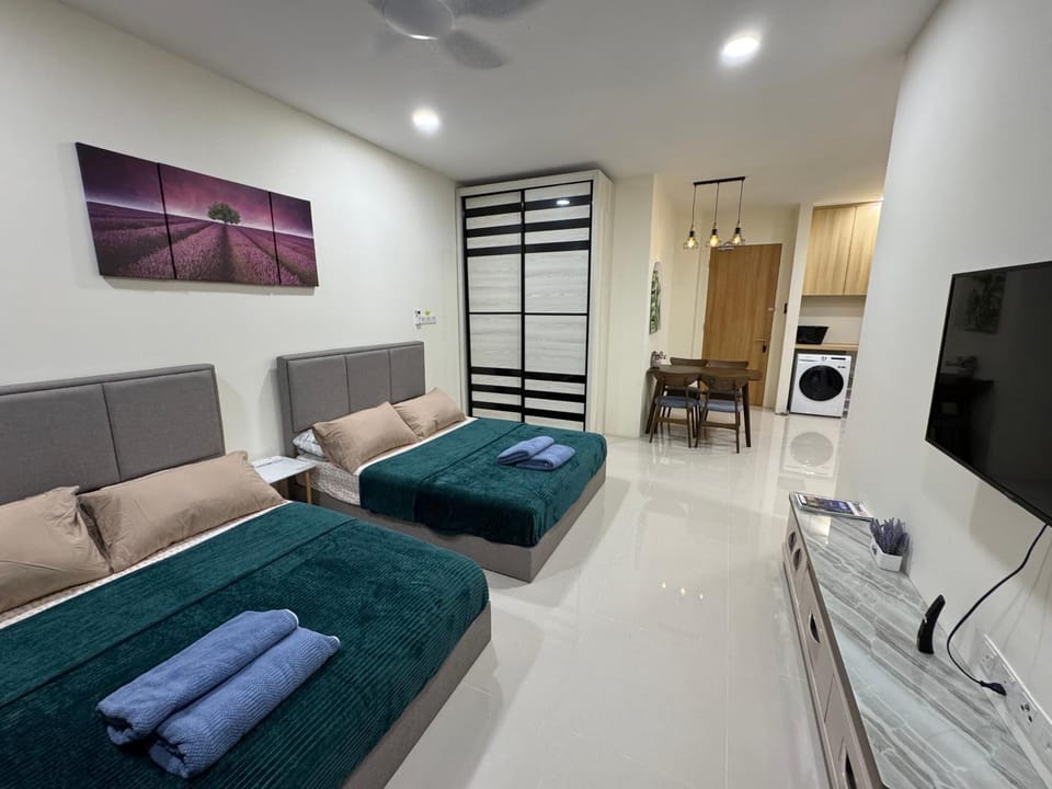 4 Pax - Scenic Riverfront Studio A, Kuching City Apartment in Kuching