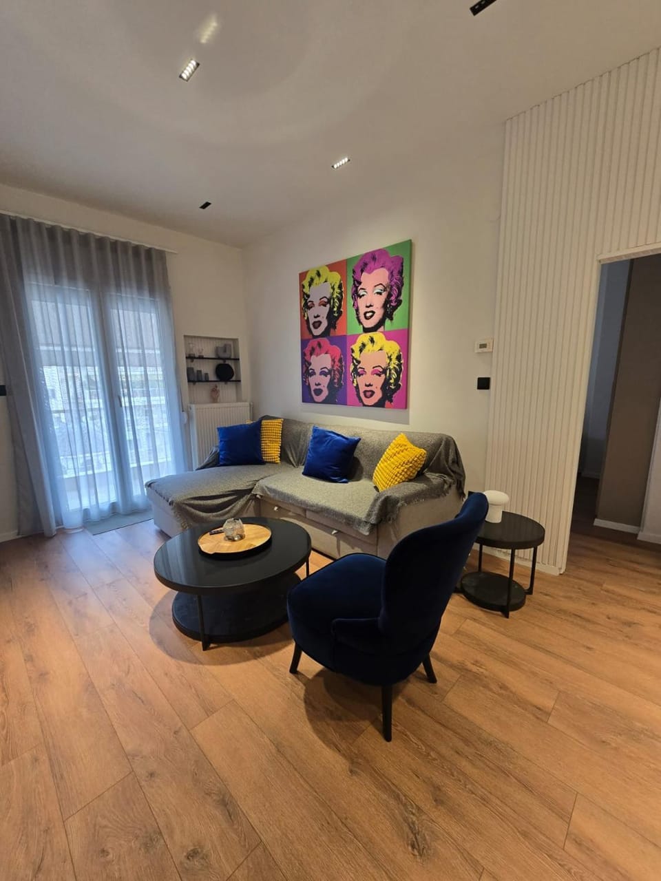 Living room, Decorative detail, Seating area
