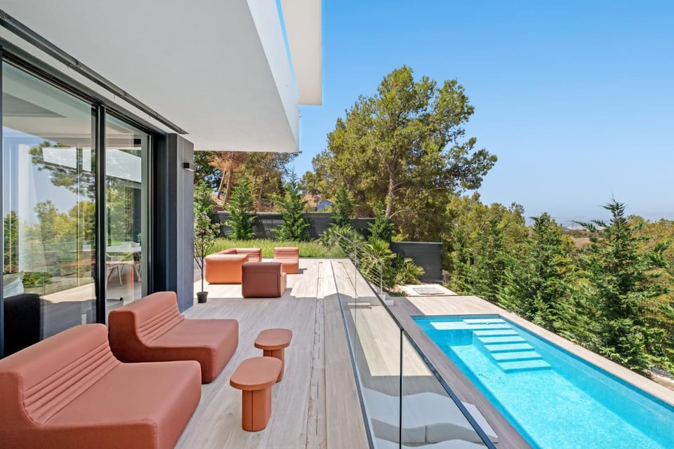 Day, Natural landscape, Seating area, Pool view, Swimming pool, sunbed