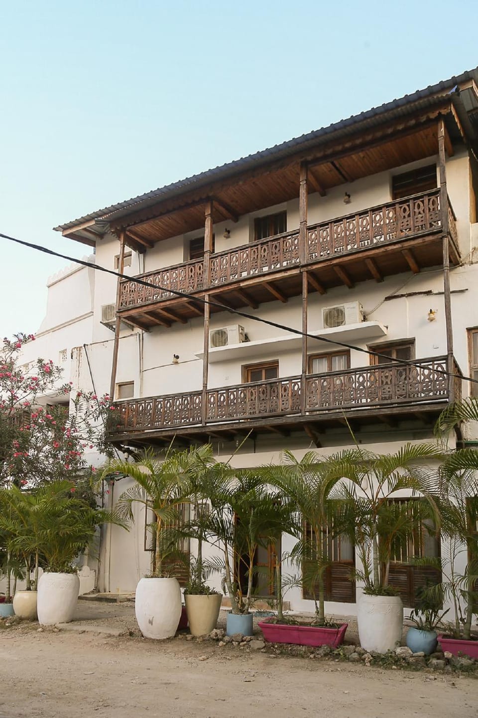 Property building, Patio, Facade/entrance, Day, Garden, View (from property/room), Balcony/Terrace, Other, Garden view, Street view