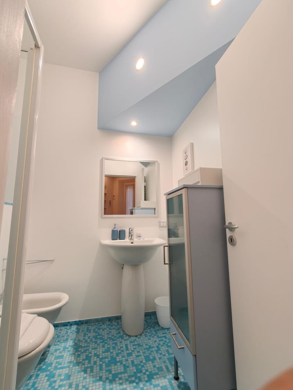 Shower, Toilet, Bathroom