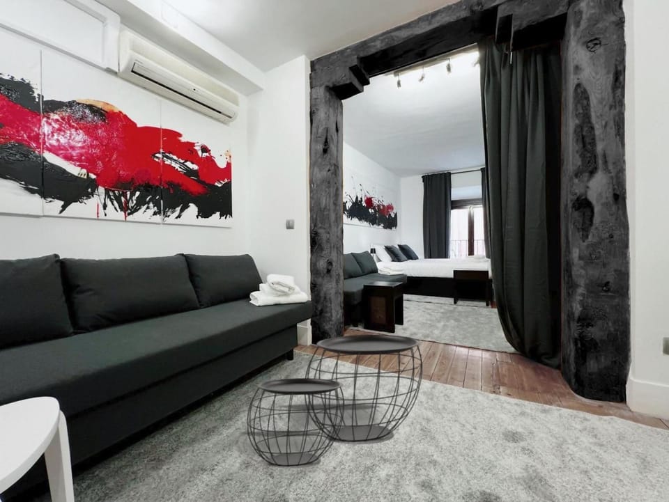 Living room, Photo of the whole room