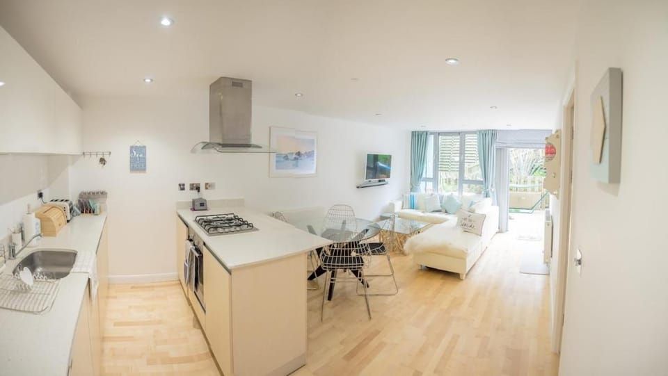 Headland Hideaway, Fistral Beach Newquay, Cornwall Apartment in Newquay