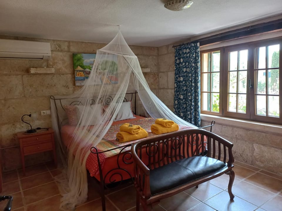 Bedroom, Garden view
