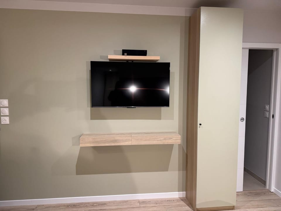 TV and multimedia, wardrobe