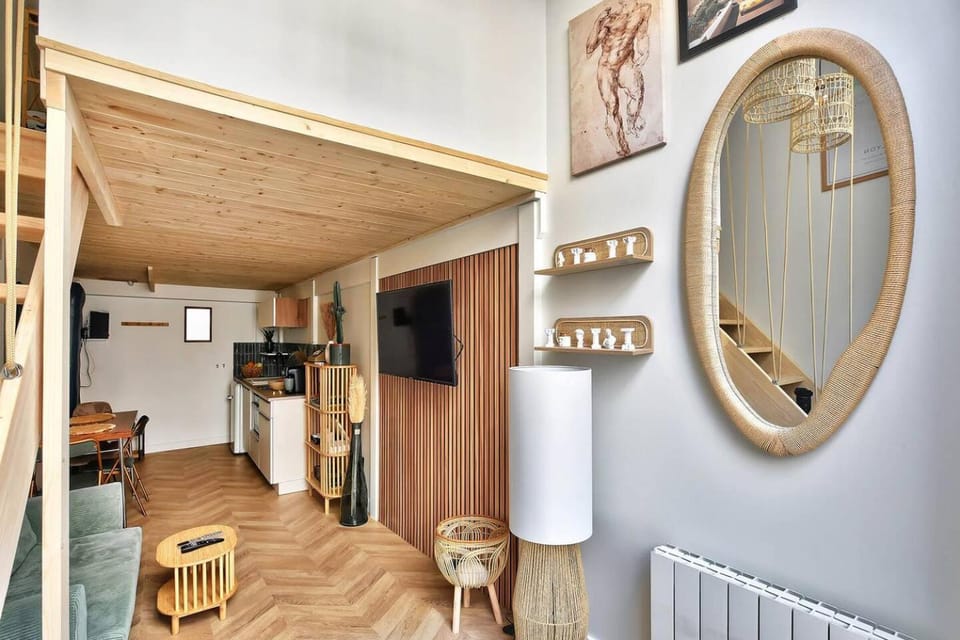 Le Nid Suspendu Apartment in Lyon