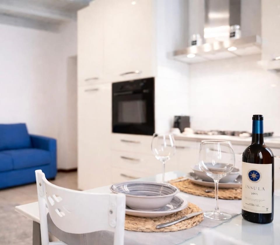 TV and multimedia, Kitchen or kitchenette, Seating area, Dining area