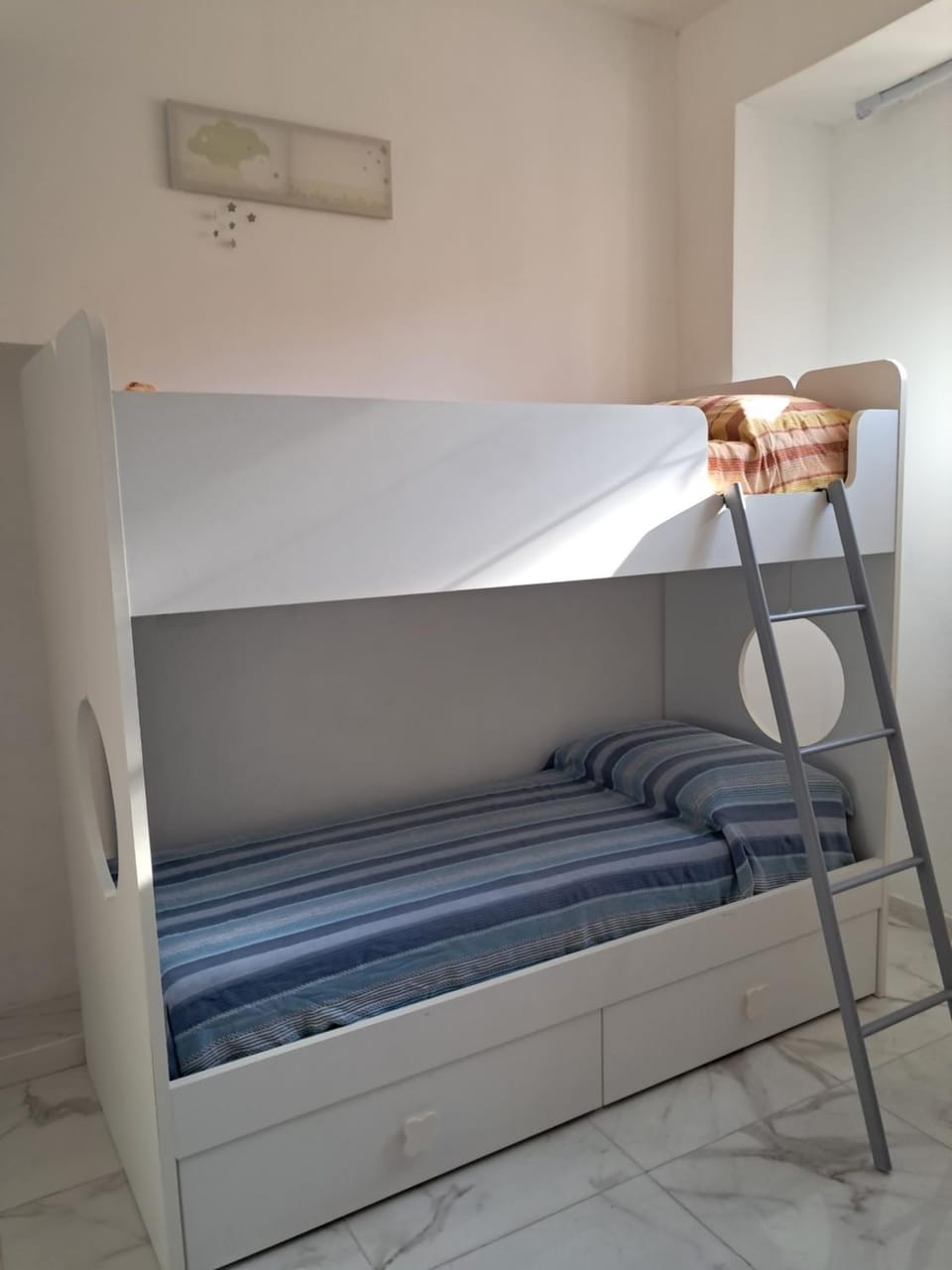 bunk bed