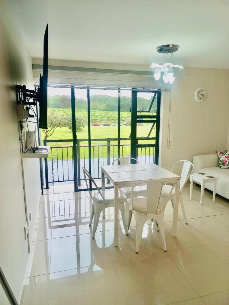 View (from property/room), Balcony/Terrace, Dining area