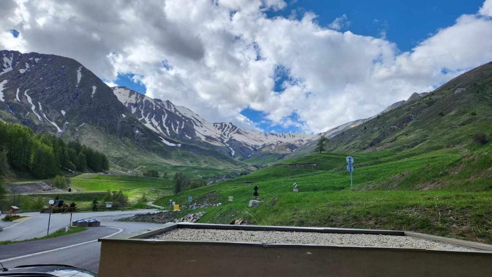 appartement 2,3 pièces avec piscine l'été Apartment in Allos