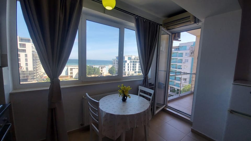 Mamaia Summerland Seaview Apartment in Constanta
