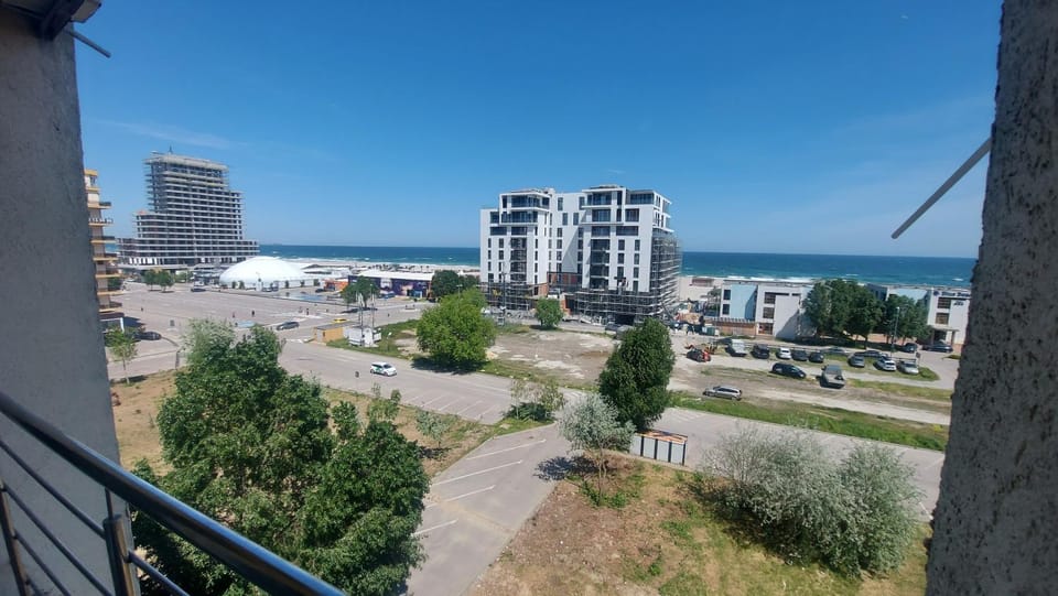 Mamaia Summerland Seaview Apartment in Constanta