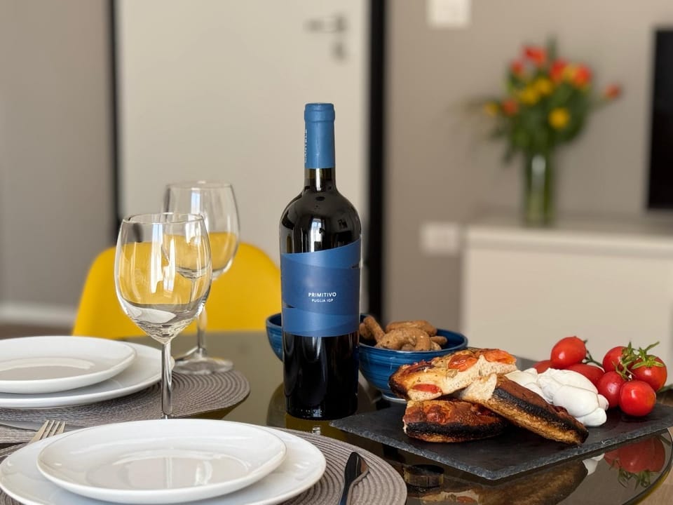 Food and drinks, Dining area