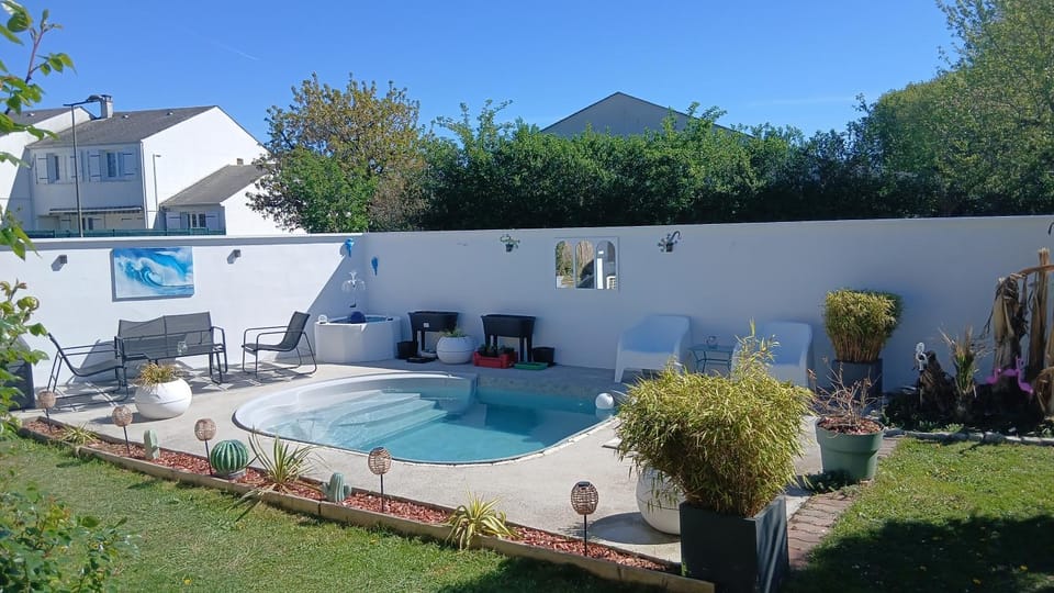 Maison 3 chambres avec piscine Villa in Île-de-France