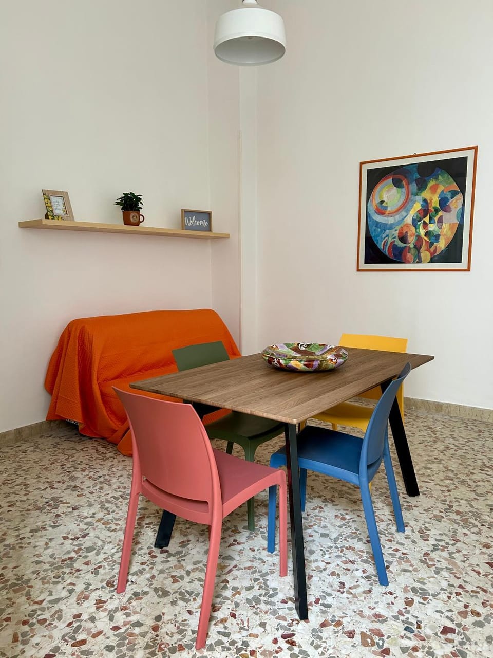 Living room, Decorative detail, Seating area, Dining area