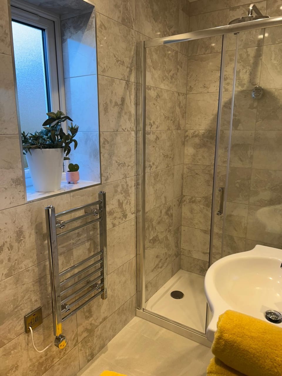 Shower, Bath, towels