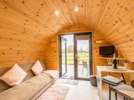 Cozy Haven Glamping Pod 1With Hot Tub & Cold Shower House in Wicklow, Co. Wicklow, Ireland
