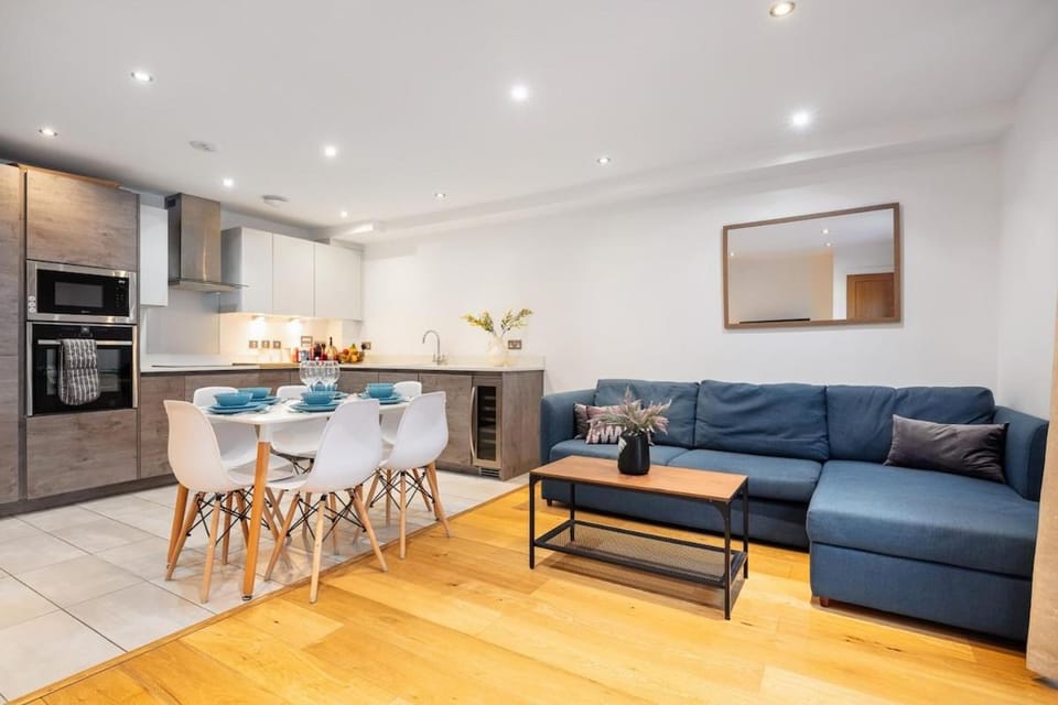 Kitchen or kitchenette, Living room, Seating area