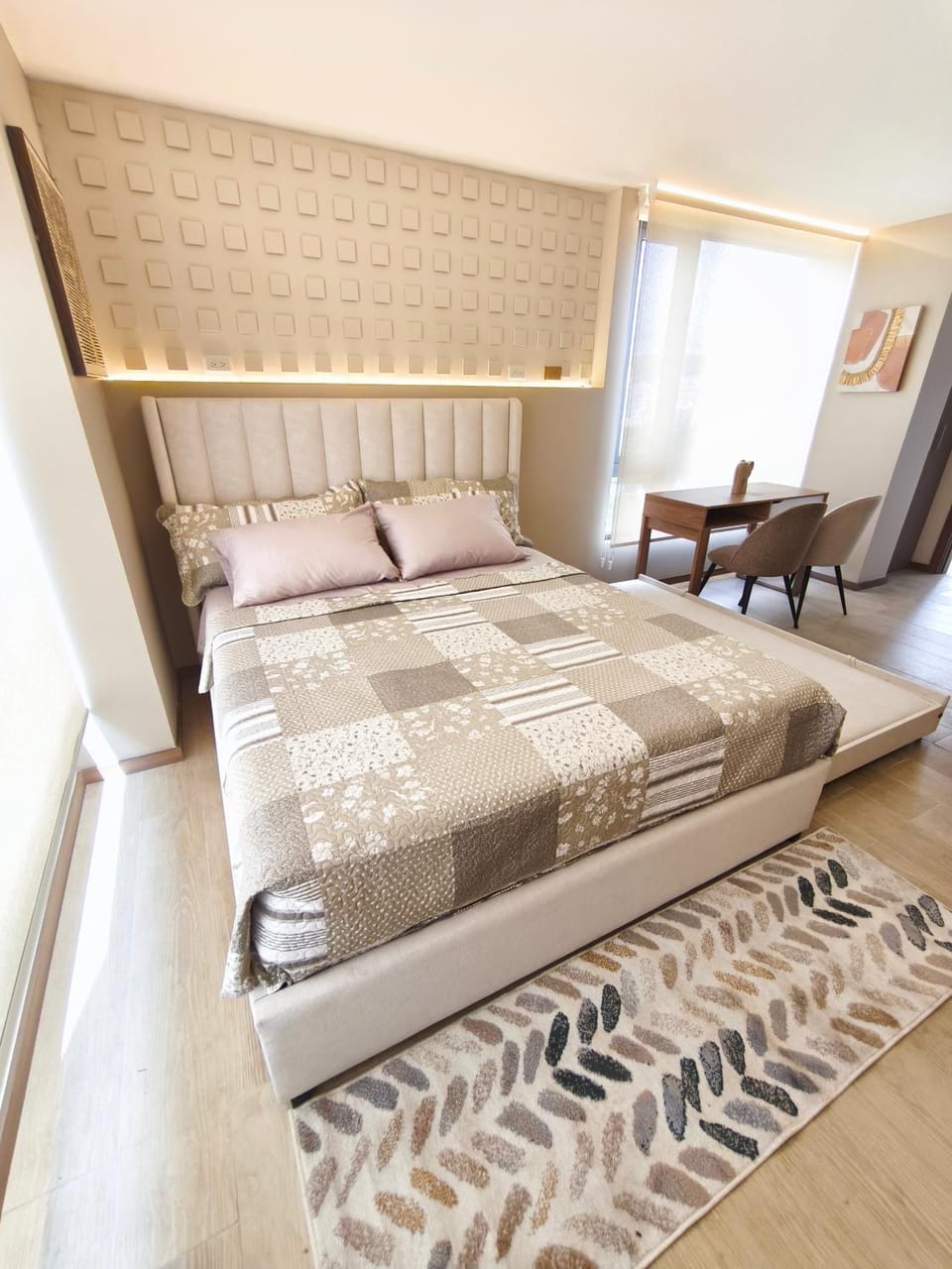 Photo of the whole room, Bedroom