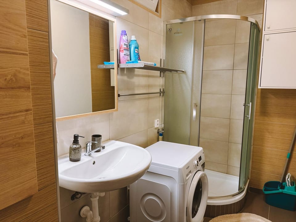 Shower, Bathroom, washing machine