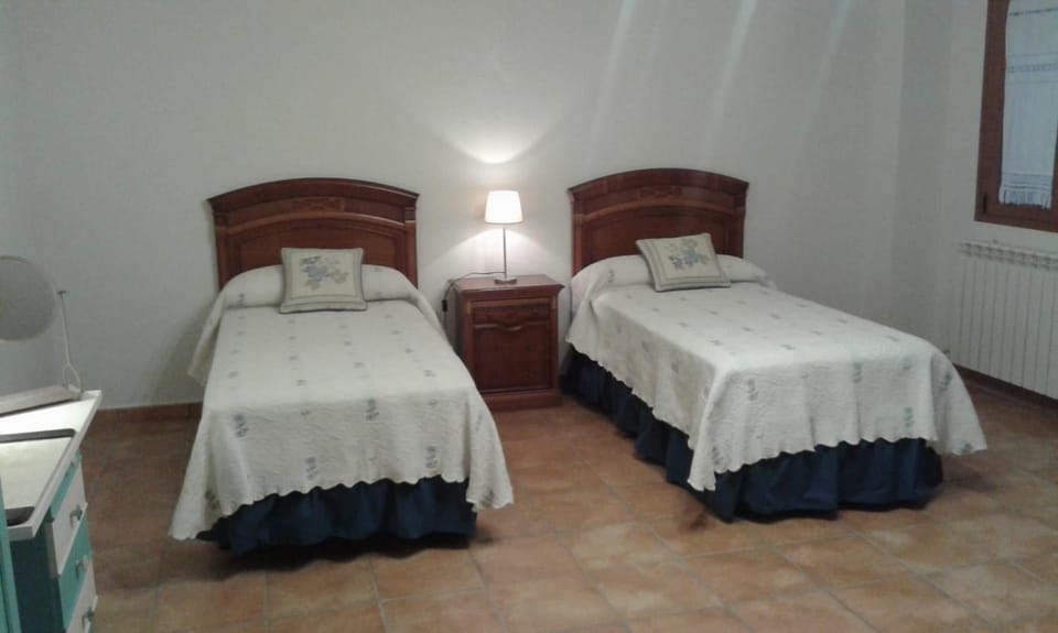 Vut 47 62 La Ventanita de Rioseco House in Castile and León