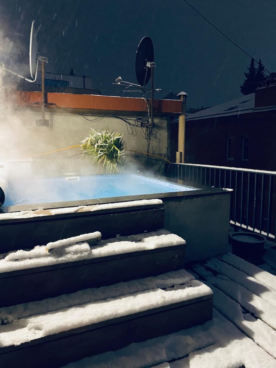 Hot Tub, Swimming pool