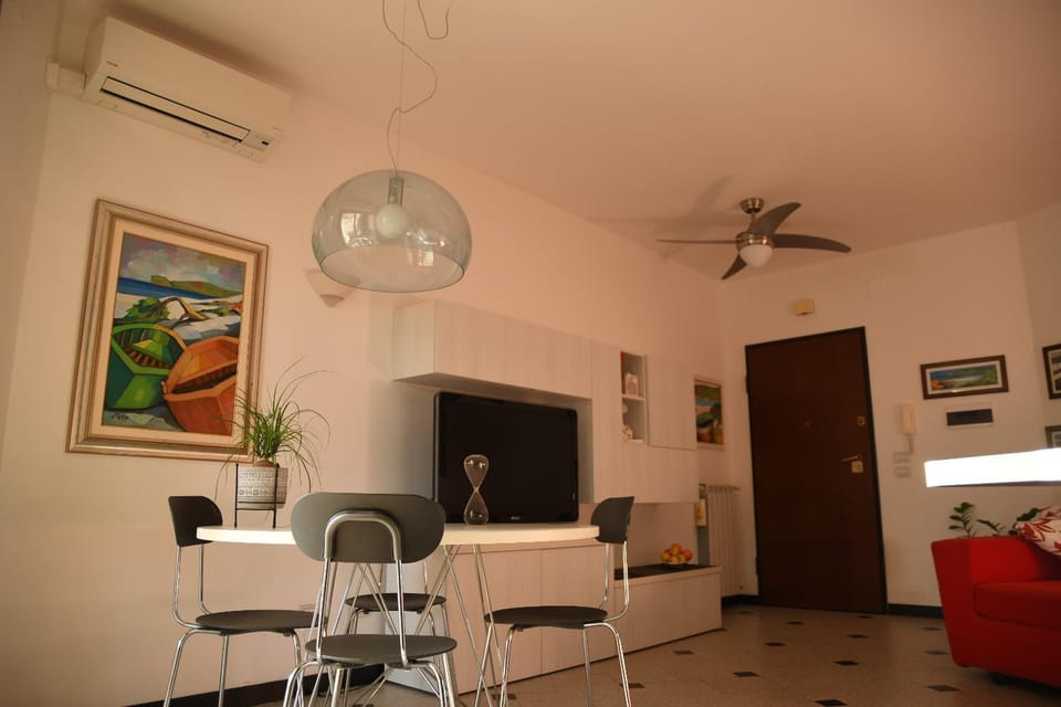 TV and multimedia, Seating area