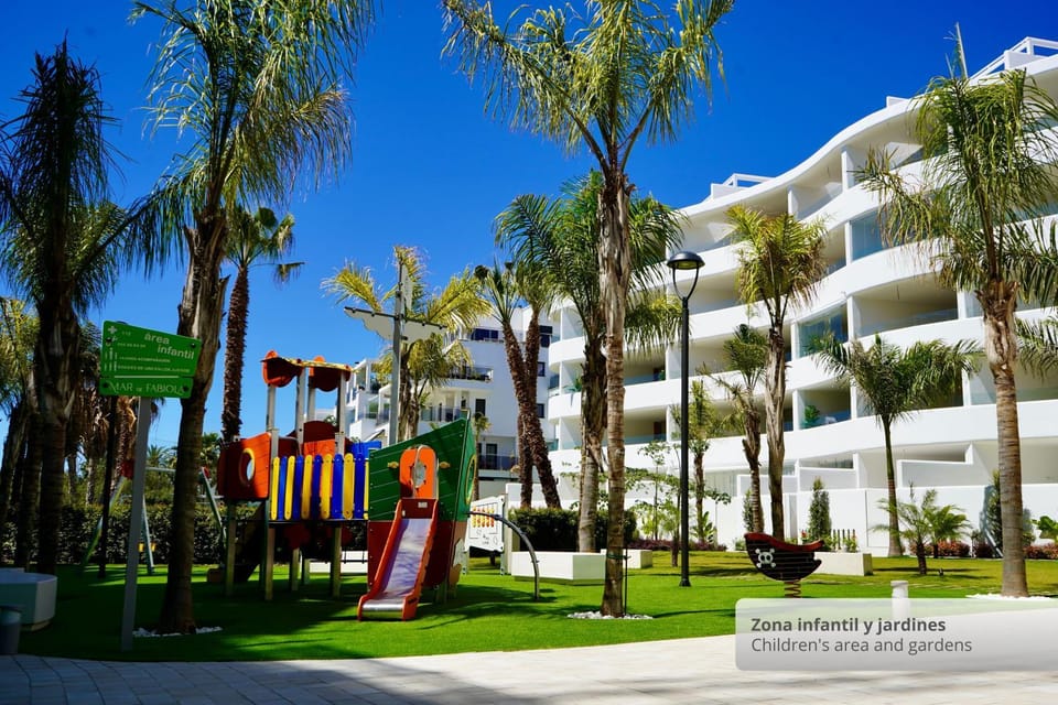 Property building, Communal lounge/ TV room, Spring, Day, Natural landscape, Garden, Evening entertainment, Garden view