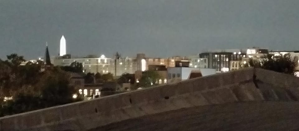 Large 2Level 3BR, 3BA Condo with free parking near Downtown Washington DC Apartment hotel in District of Columbia