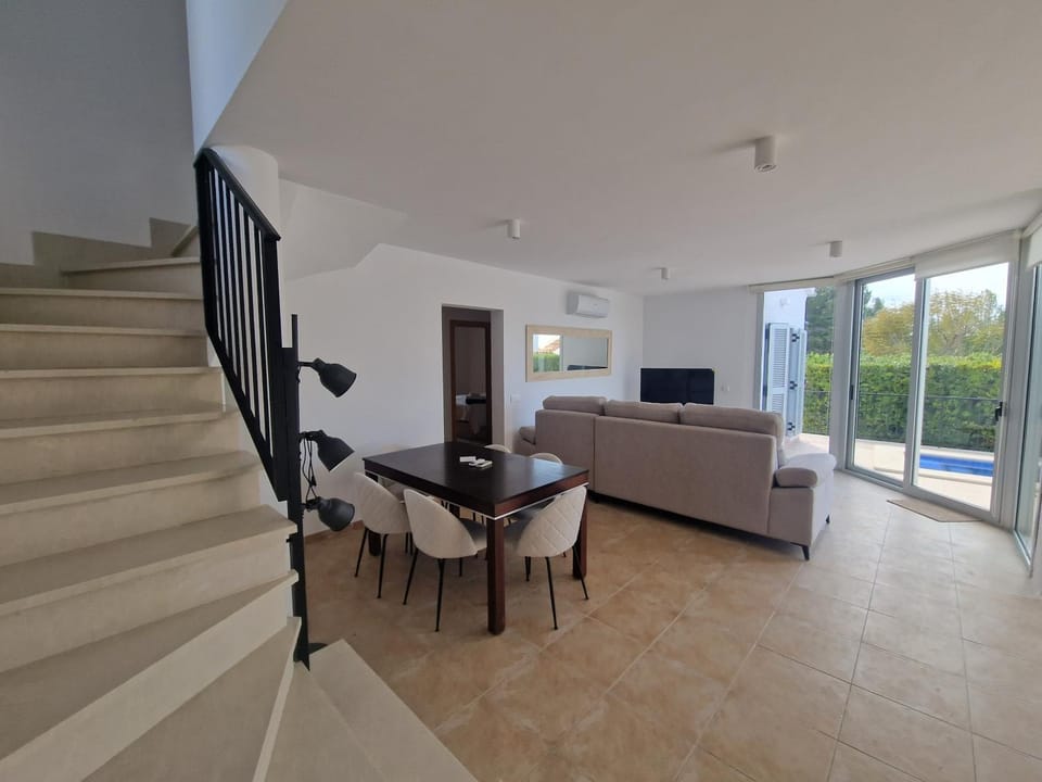 Villa La Calma Villa in Raiguer