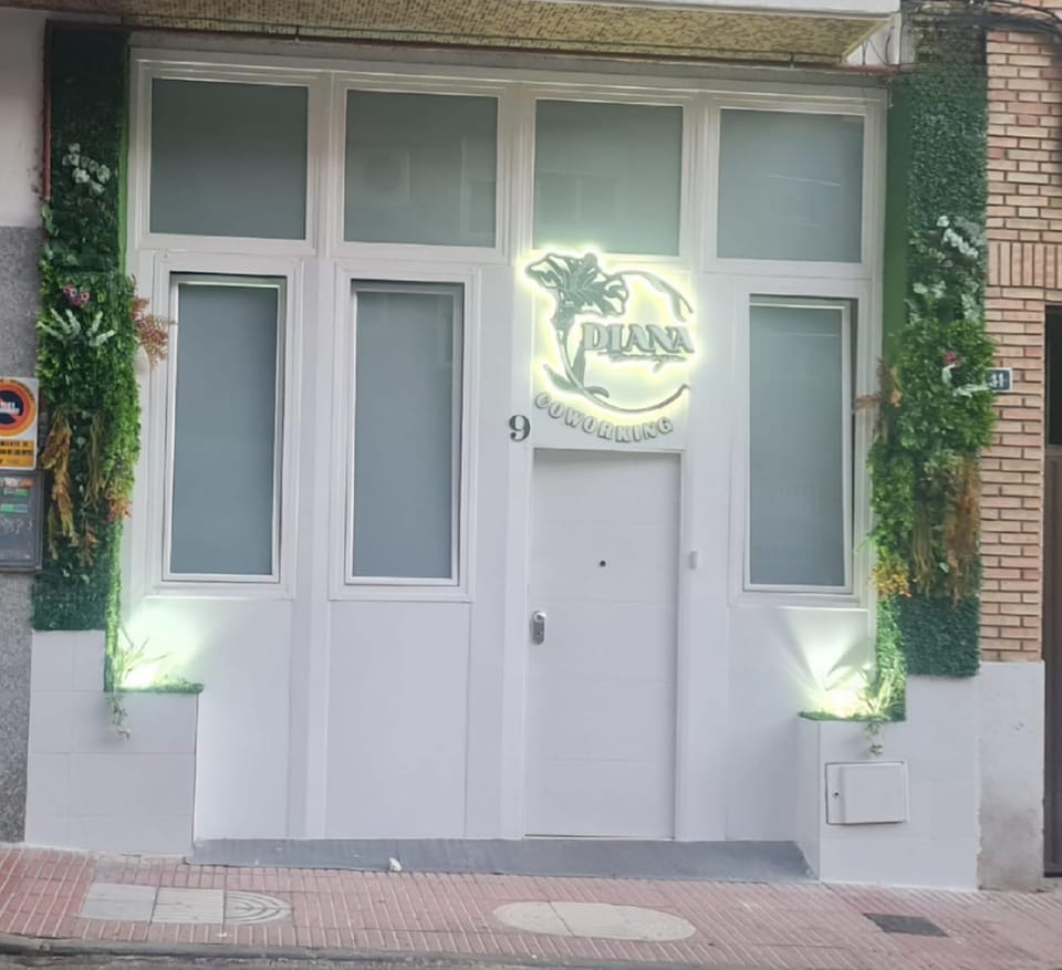 Facade/entrance