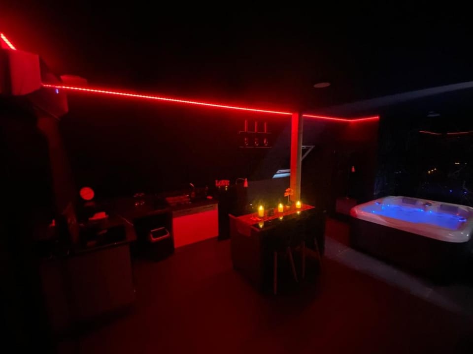 Love room spa Apartment in Grand Est