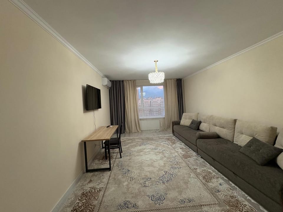 Просторная двухкомнатная квартира в самом современном ЖК Alapark Apartment in Almaty