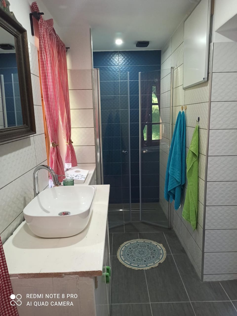 Shower, Bathroom, towels