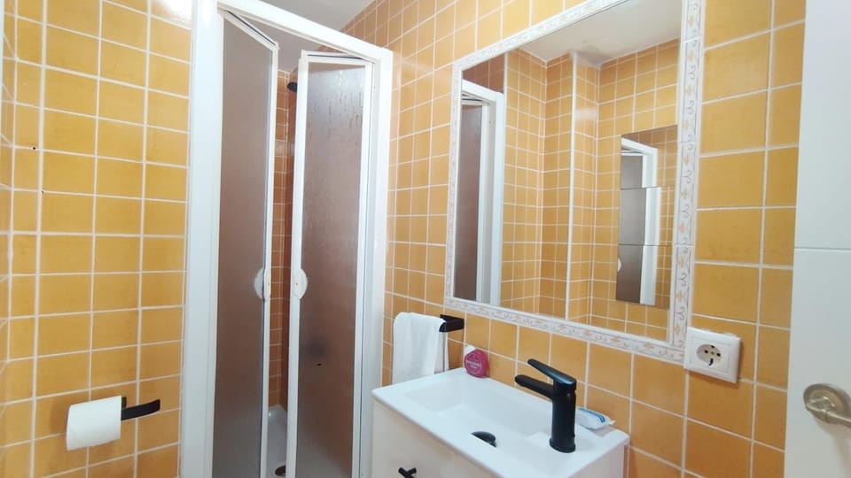 Bathroom, Bath