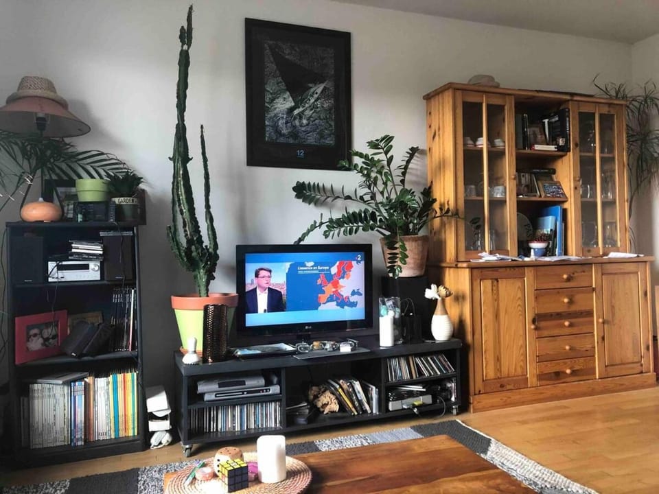 Communal lounge/ TV room