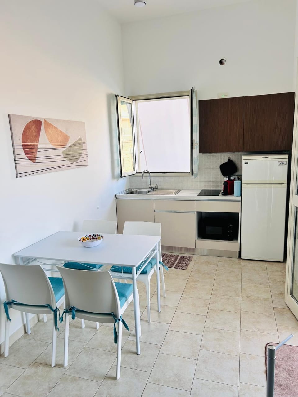 Kitchen or kitchenette, oven, stove