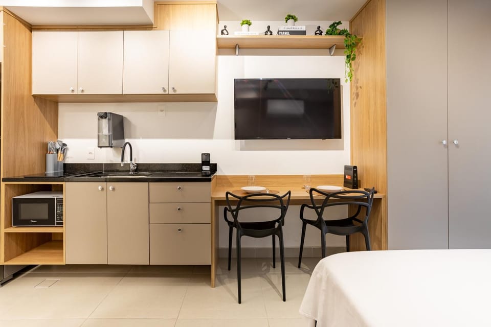 Dining area, kitchen