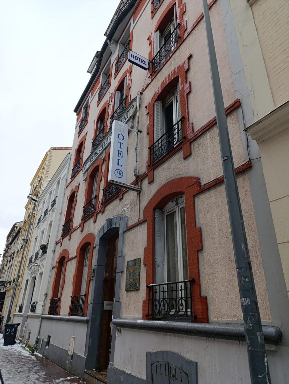 Facade/entrance