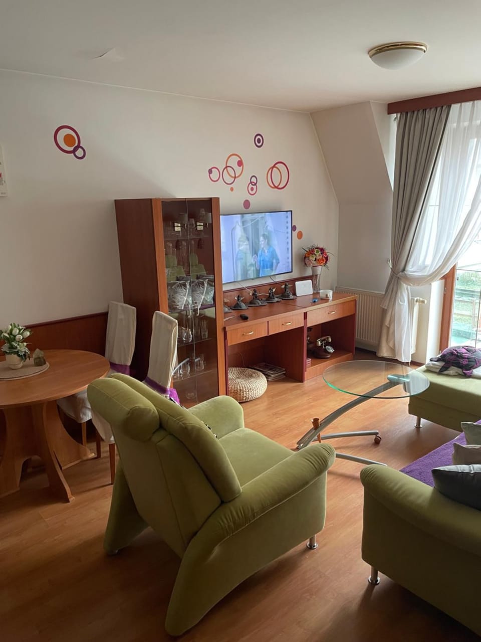 TV and multimedia, Living room, Seating area