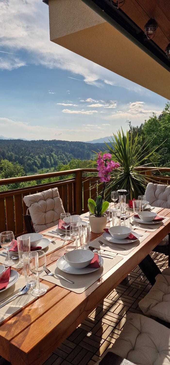 View (from property/room), Balcony/Terrace, Mountain view