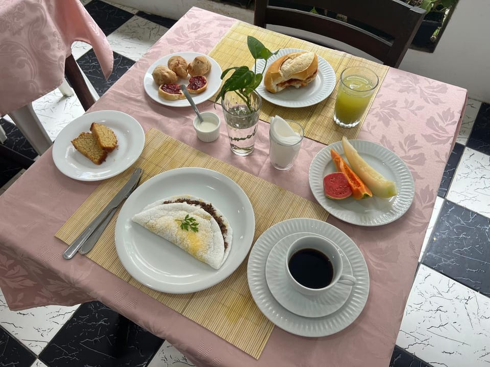 Breakfast, Continental breakfast, Buffet breakfast