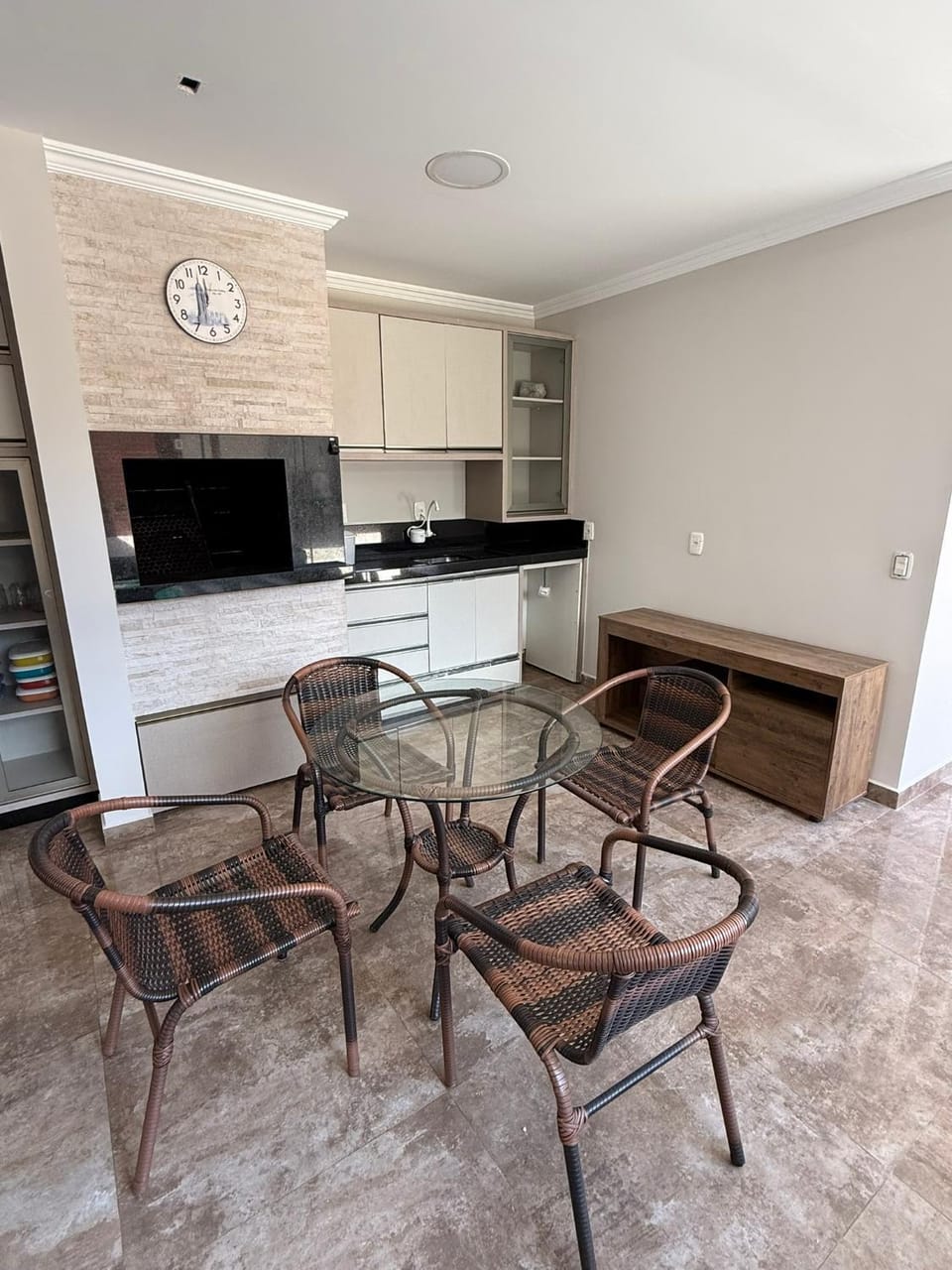 Seating area, Dining area