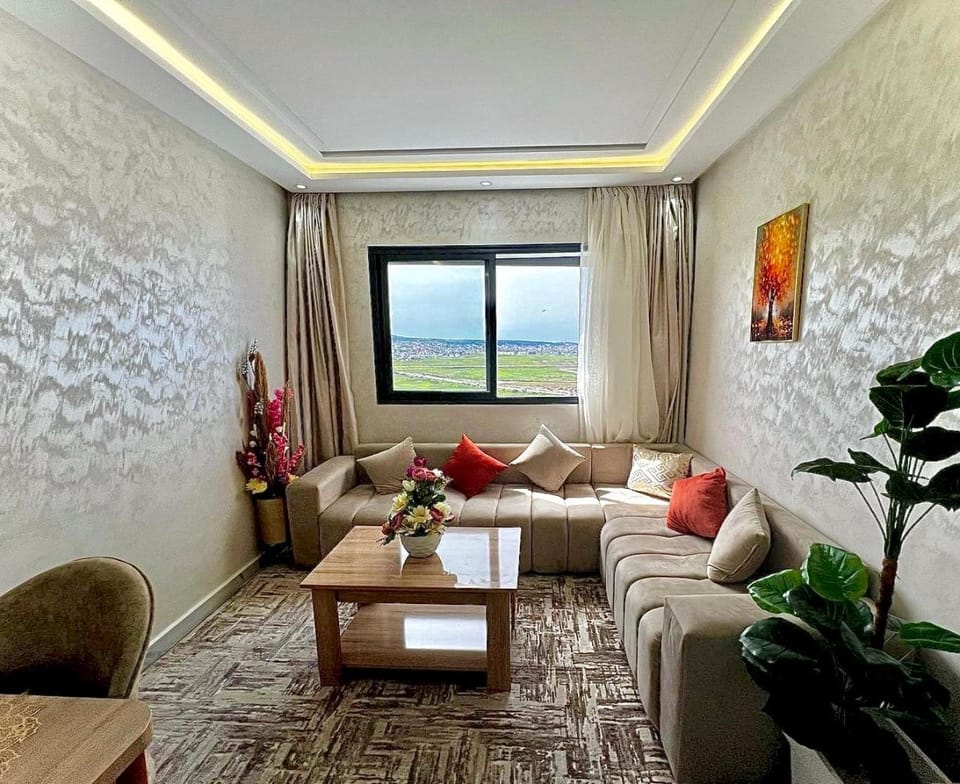 Appartement Moderne Tanger Aéroport, Gare 5 min Apartment in Tangier