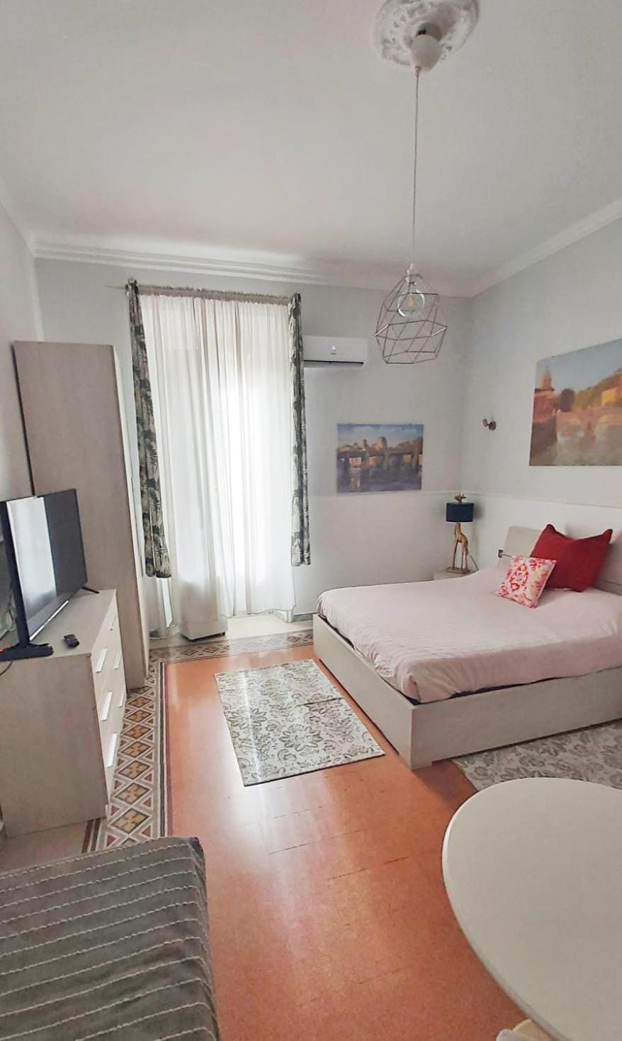 Photo of the whole room