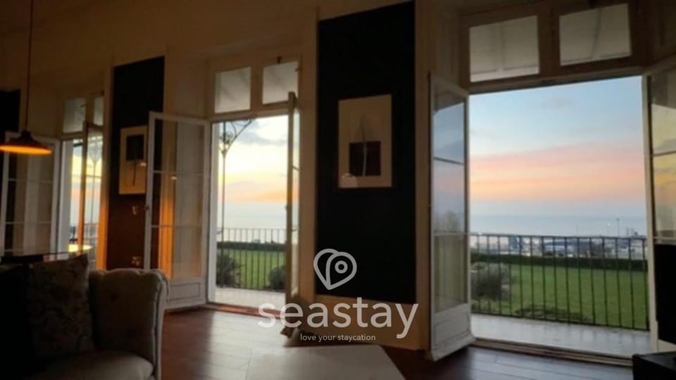 Seas The View Seaview, Balcony & Pool Table Apartment in Ramsgate