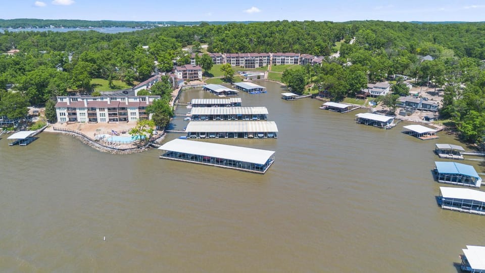 LakeView Bliss With Boat Slip House in Lake of the Ozarks